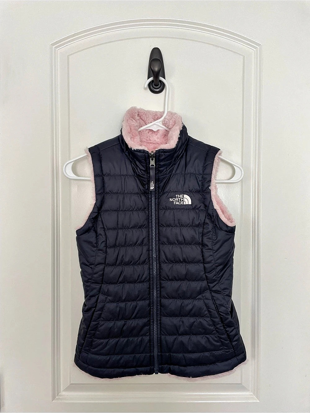 The North Face Reversible Mossbud Swirl Vest Black & Pink Girls Small